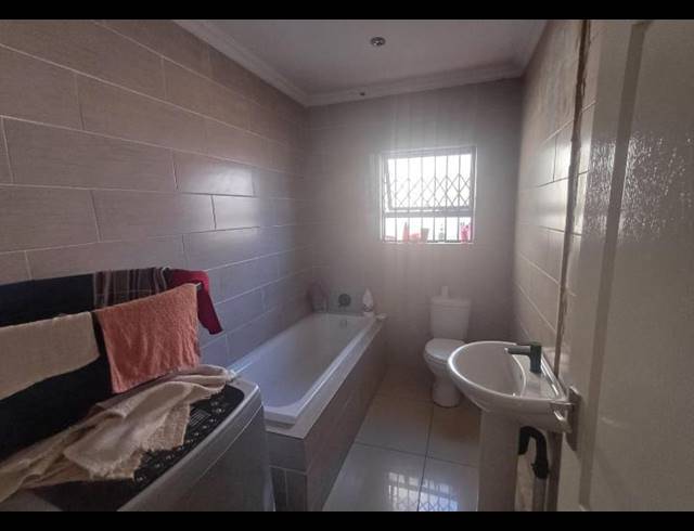 3 BEDROOM HOUSE FOR SALE IN PHUMULA